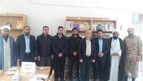 بازدید امام جمعه ؛ بخشدارومسئولین محترم ادارات درهفته کتاب وکتابخوانی